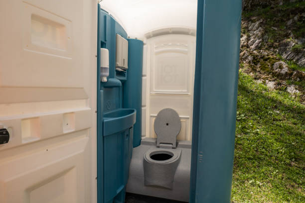 Best Portable restroom trailer rental  in Avenel, NJ